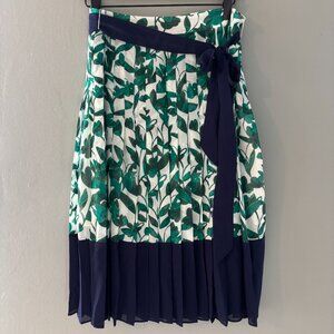 Ann Taylor NWT Knee Length Pleated Leaf Pattern Skirt